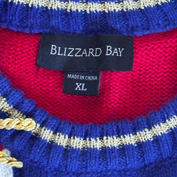 Christmas Sweater - Picture 3 of 4